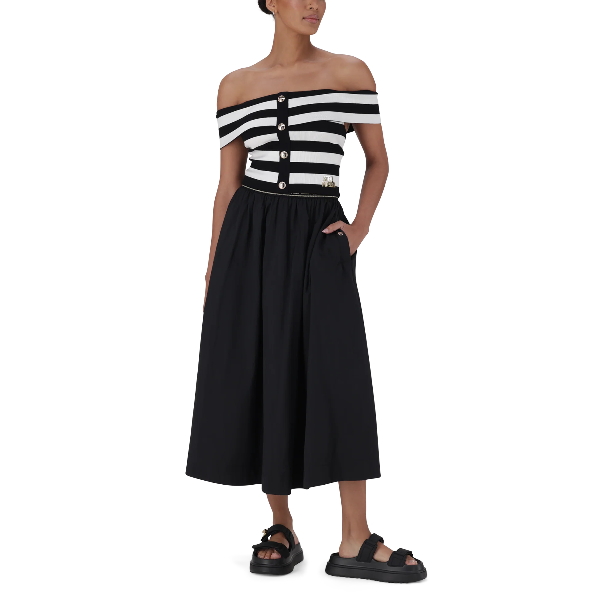 FAE BLACK FLARE SKIRT - Image 6